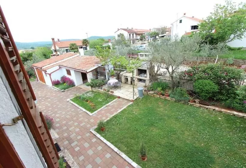 ペンション Guest House Liliana