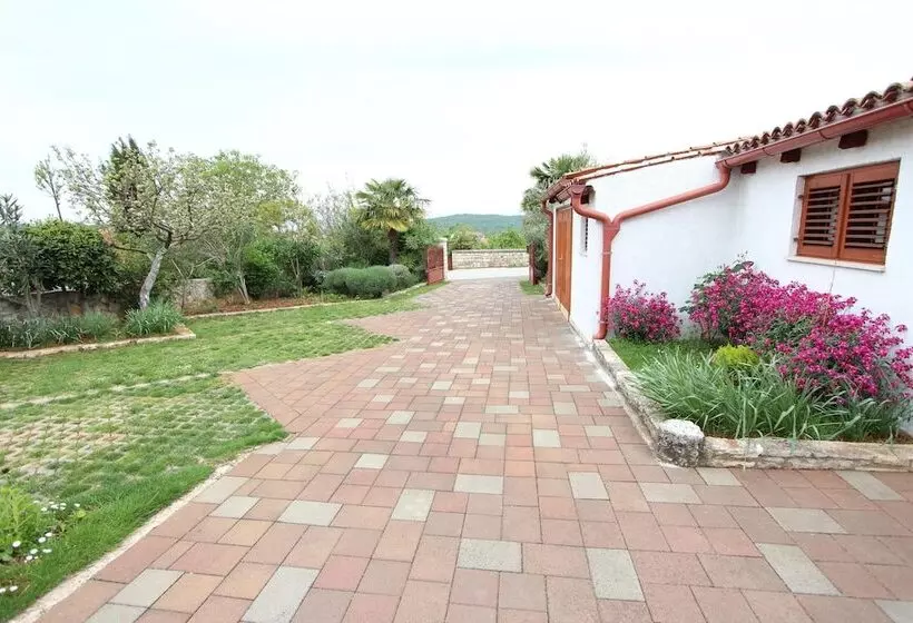 ペンション Guest House Liliana