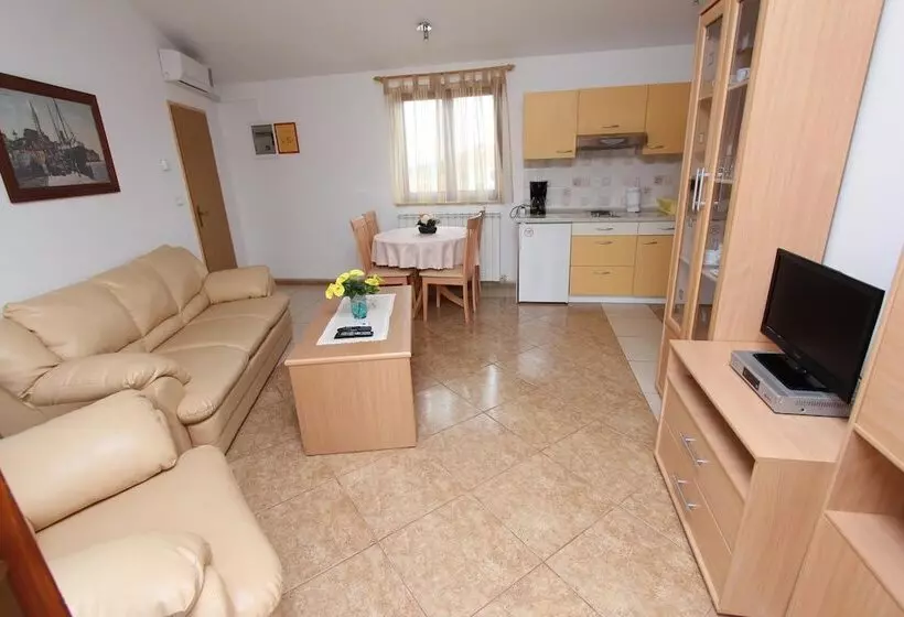 ペンション Guest House Liliana