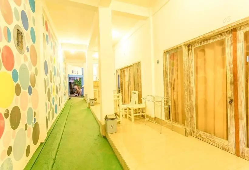 هتل White House By Oyo Rooms