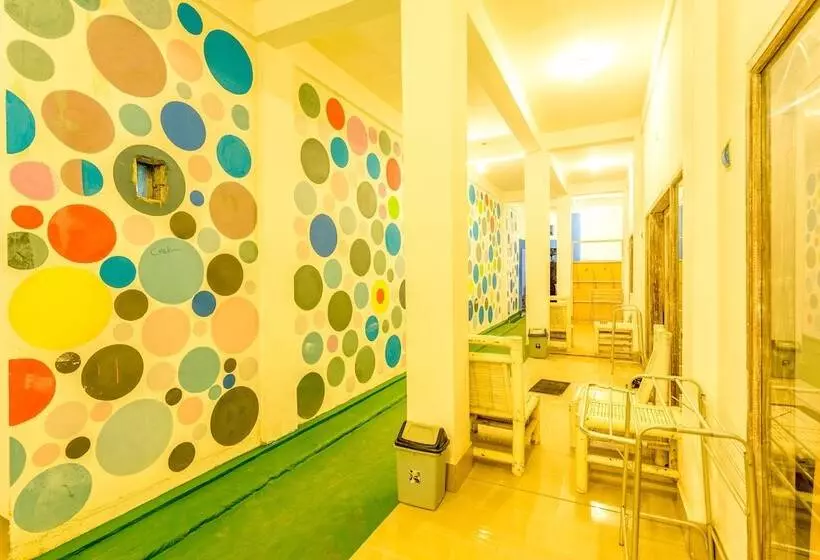 هتل White House By Oyo Rooms