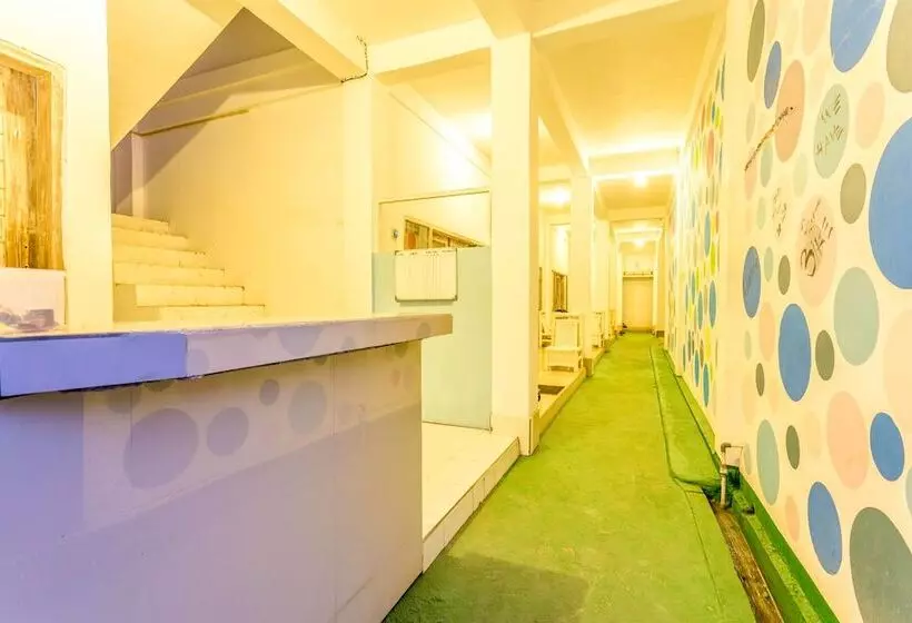 هتل White House By Oyo Rooms