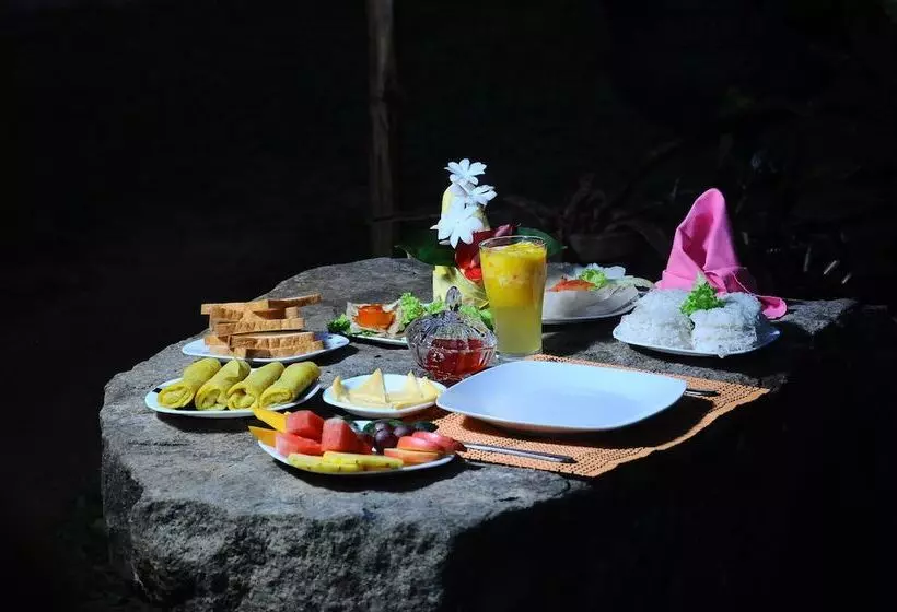 ペンション Dinstar Safari Lodge Udawalawa
