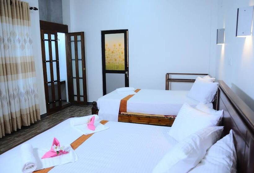 Пансион Dinstar Safari Lodge Udawalawa