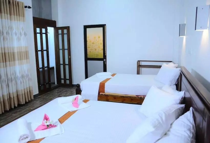 ペンション Dinstar Safari Lodge Udawalawa