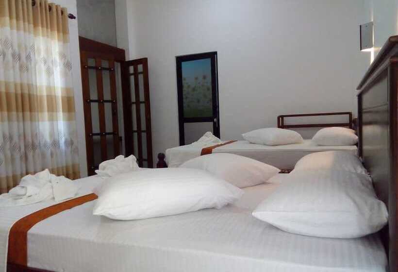 Пансион Dinstar Safari Lodge Udawalawa