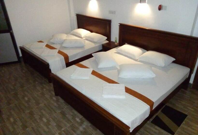 Пансион Dinstar Safari Lodge Udawalawa