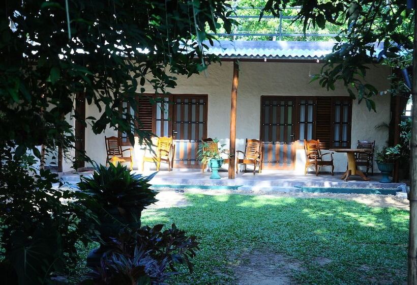Пансион Dinstar Safari Lodge Udawalawa