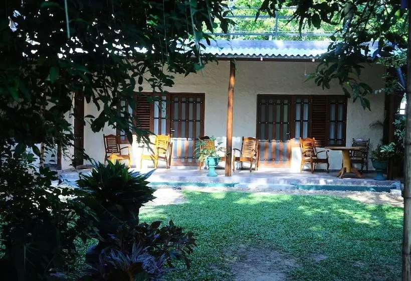 ペンション Dinstar Safari Lodge Udawalawa