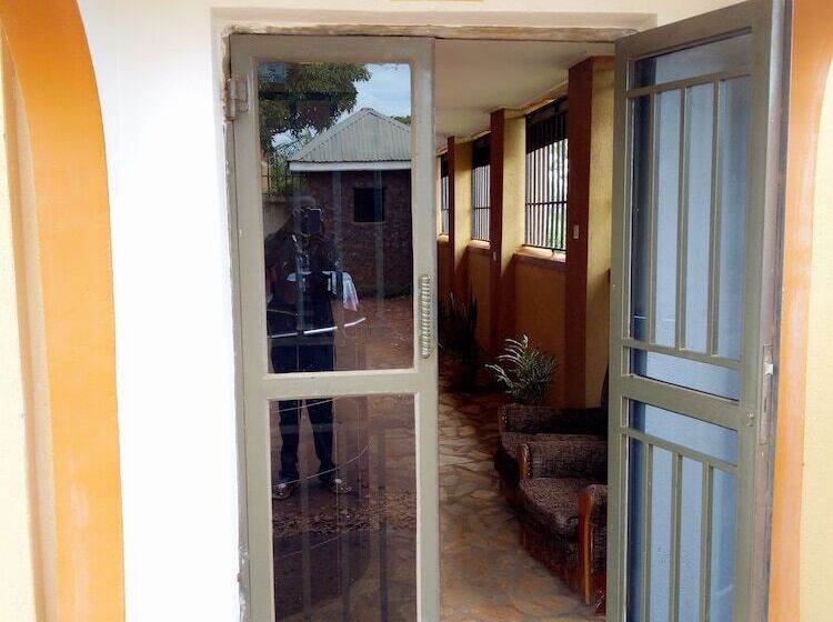 پانسیون Hem Guest House