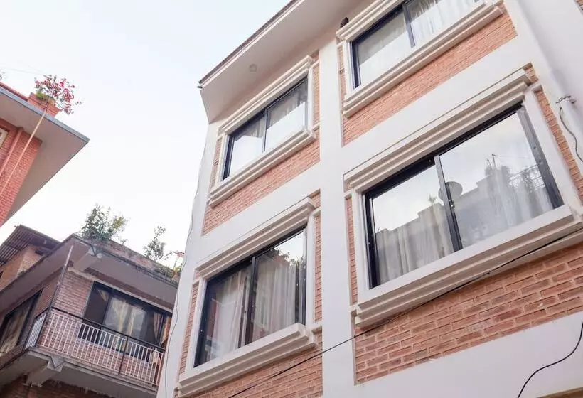 پانسیون Team Yala Inn