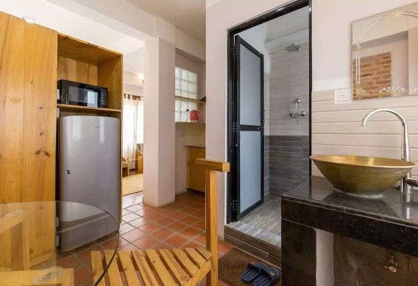 پانسیون Team Yala Inn