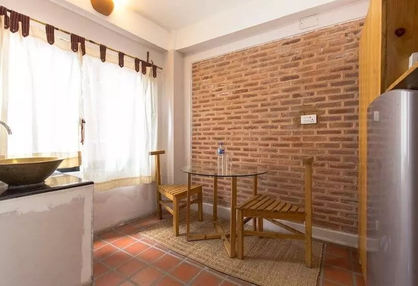 پانسیون Team Yala Inn