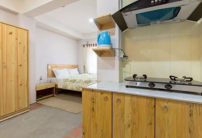 پانسیون Team Yala Inn