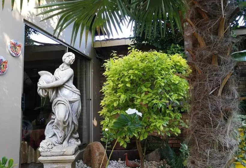ペンション Willow Manor Guest House Brits