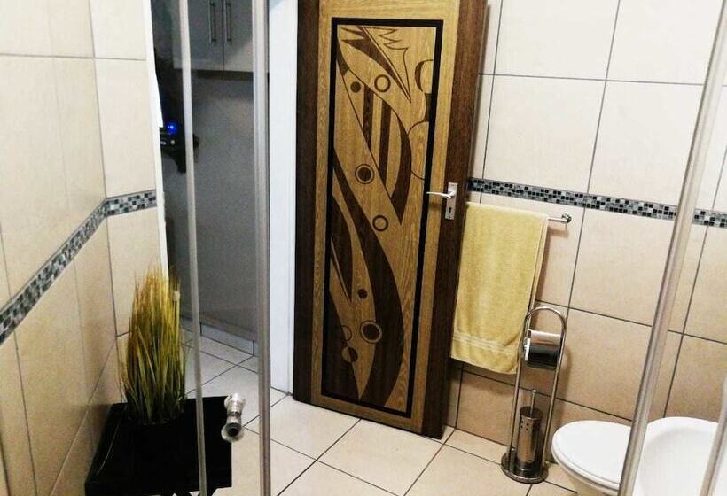 بنسيون Willow Manor Guest House Brits