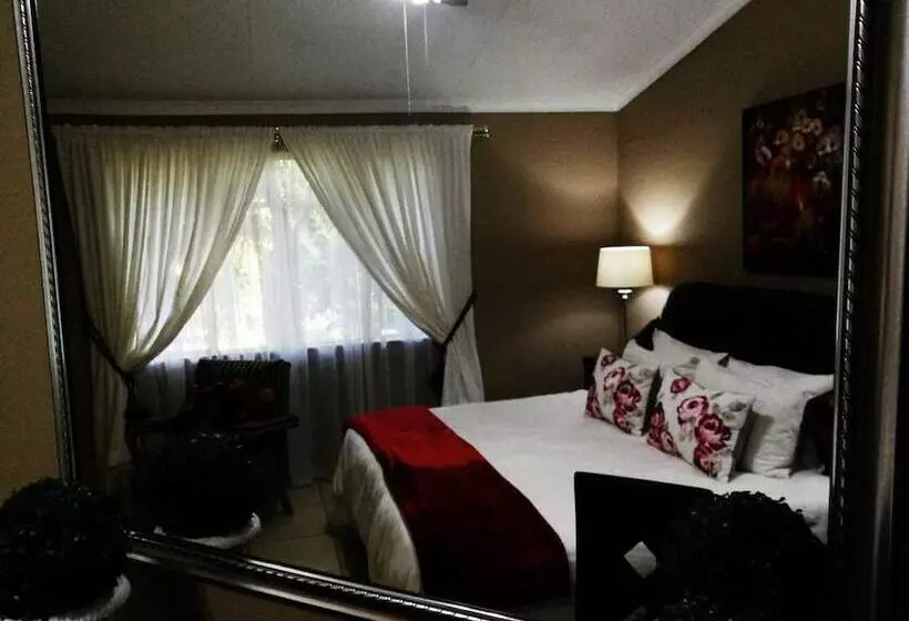 ペンション Willow Manor Guest House Brits