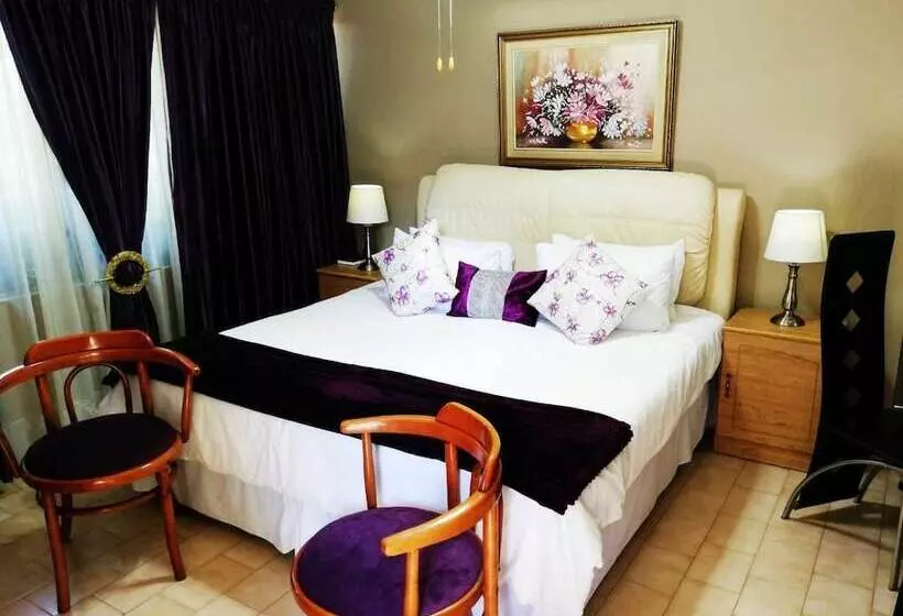 ペンション Willow Manor Guest House Brits