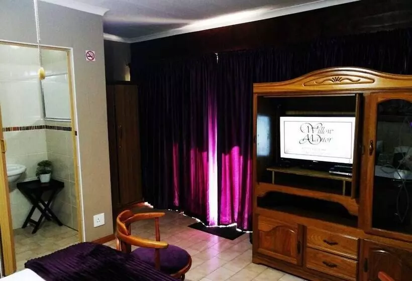 ペンション Willow Manor Guest House Brits