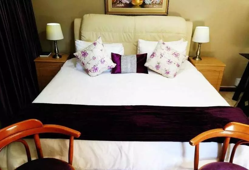 ペンション Willow Manor Guest House Brits