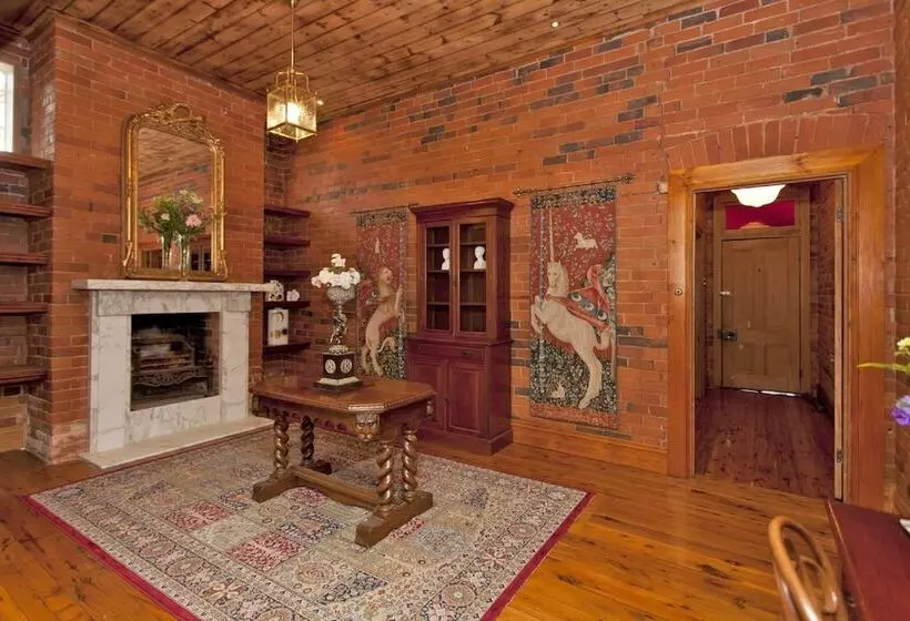 Rose Cottage   Historic Luxury