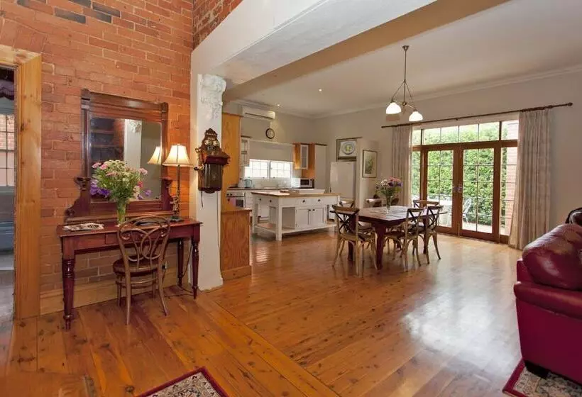 Rose Cottage   Historic Luxury