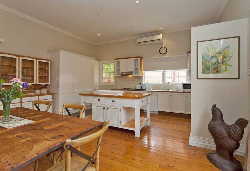 Rose Cottage Historic Luxury