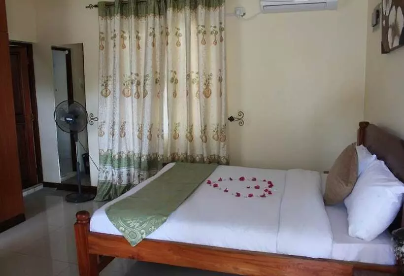 Oluwa Seun Beach Cottages