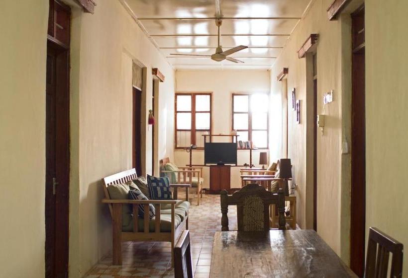 膳宿费 James' House