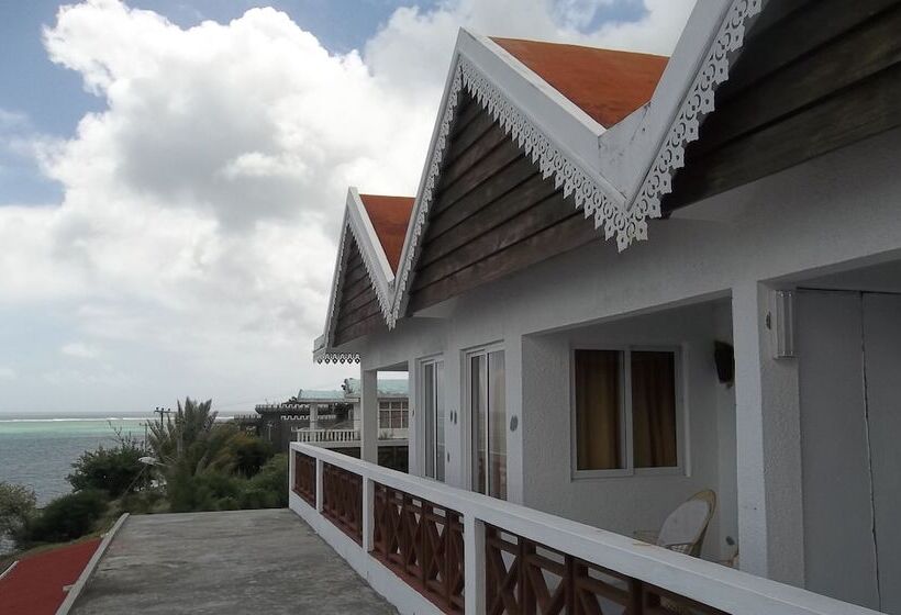 پانسیون Le Recif Guest House