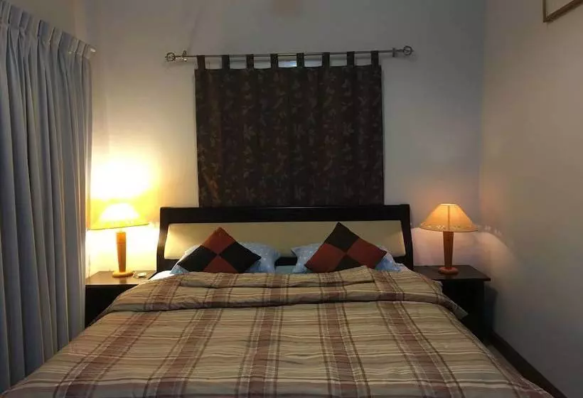 پانسیون Zra House