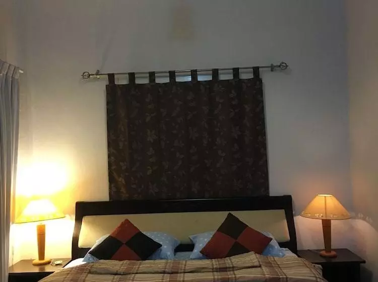 پانسیون Zra House