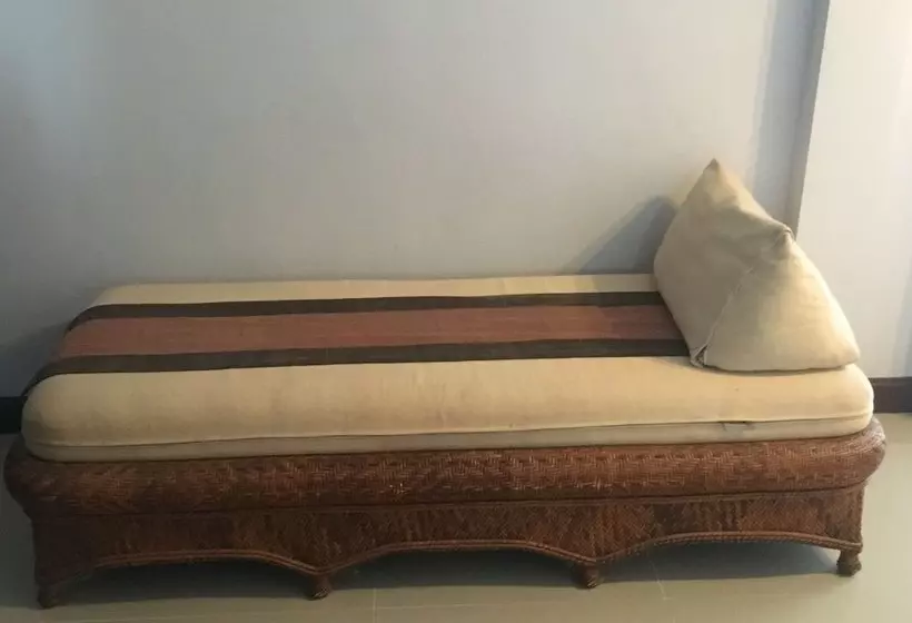 پانسیون Zra House