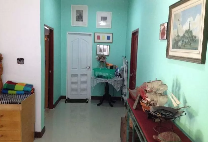 پانسیون Zra House