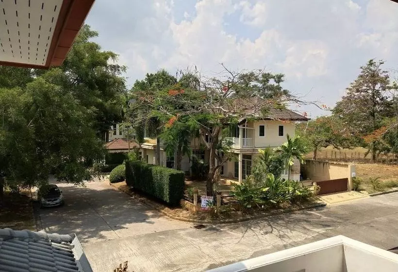 پانسیون Zra House