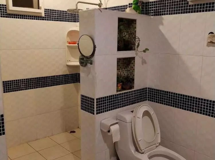 پانسیون Zra House