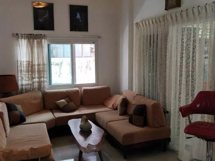 پانسیون Zra House