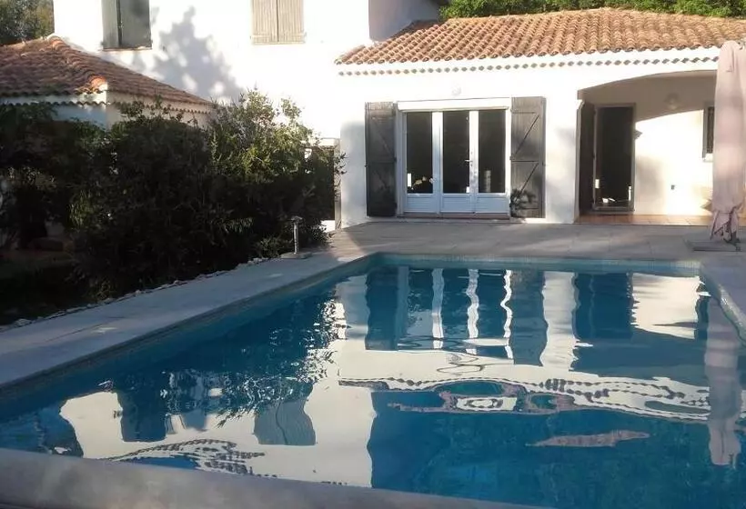 Aamiaismajoitus (B&B) Frederique Lavande Bleue