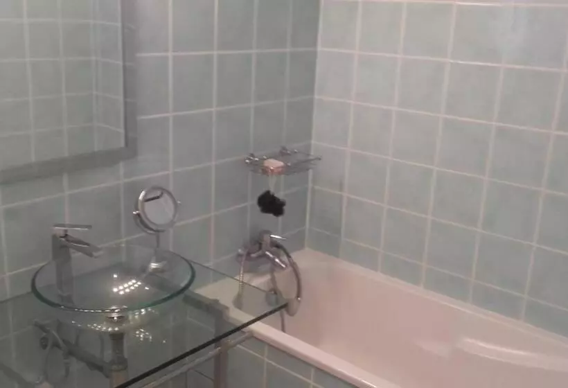 Aamiaismajoitus (B&B) Frederique Lavande Bleue