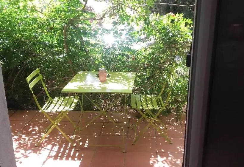 Aamiaismajoitus (B&B) Frederique Lavande Bleue