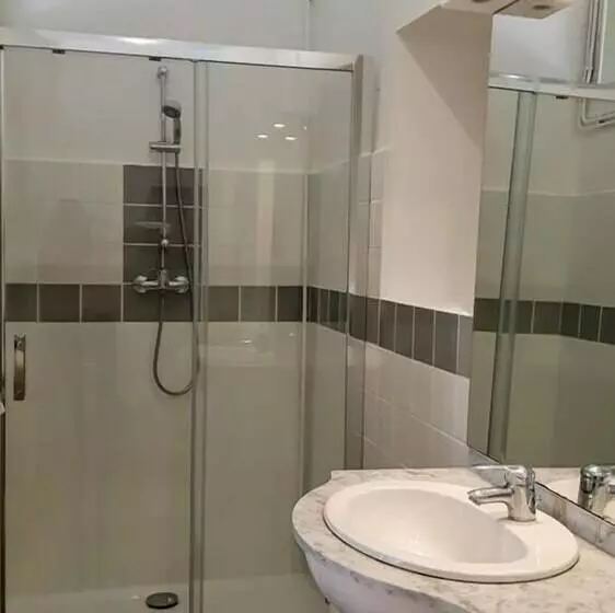 تختخواب و صبحانه La Jouissière