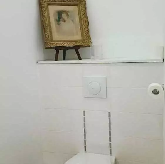 تختخواب و صبحانه La Jouissière