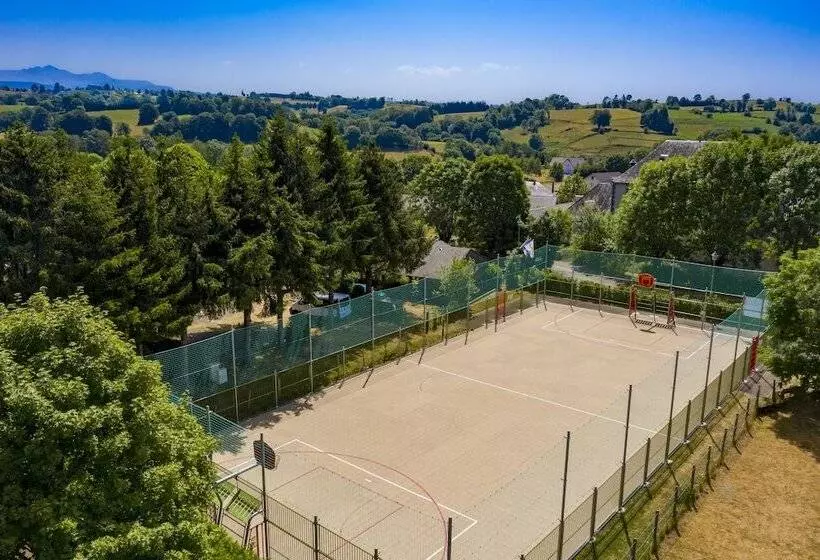 ホテル Camping De Tauves