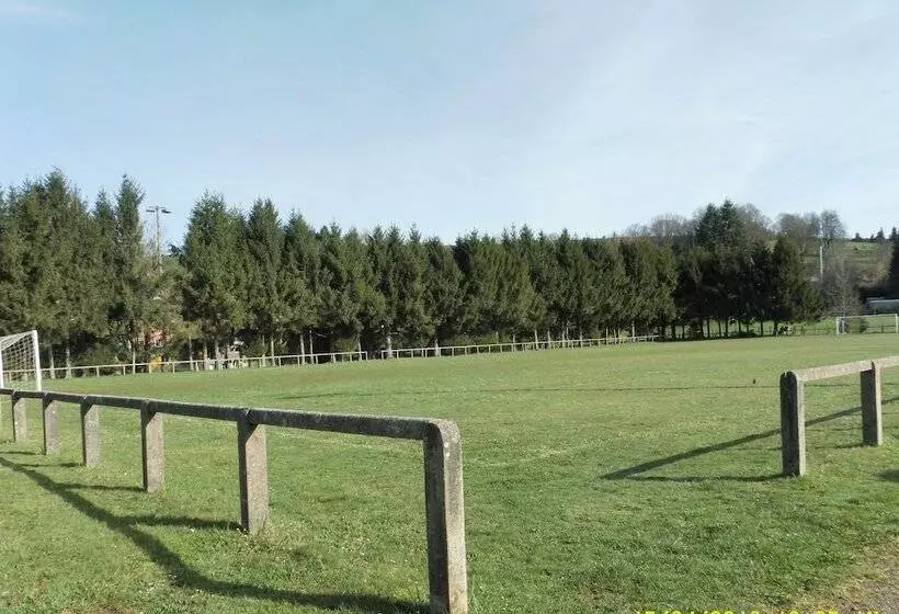 ホテル Camping De Tauves