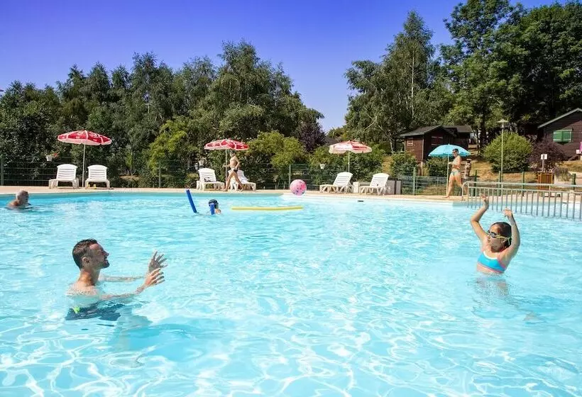 ホテル Camping De Tauves