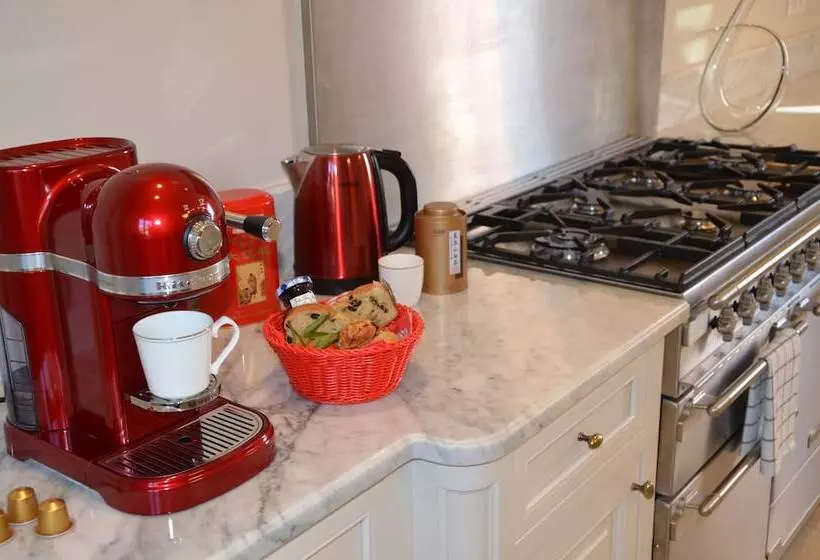 Aamiaismajoitus (B&B) Chambres D Hôtes Château Renon