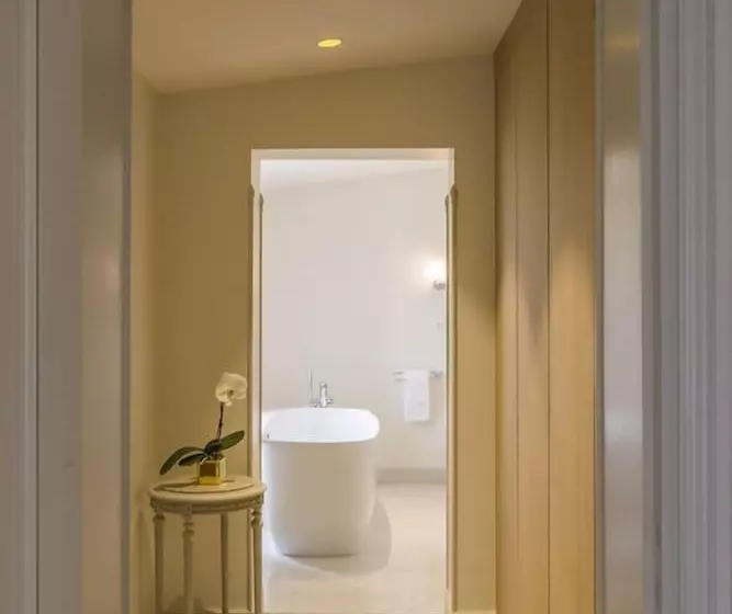 Aamiaismajoitus (B&B) Chambres D Hôtes Château Renon