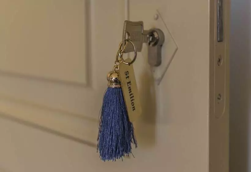 Aamiaismajoitus (B&B) Chambres D Hôtes Château Renon