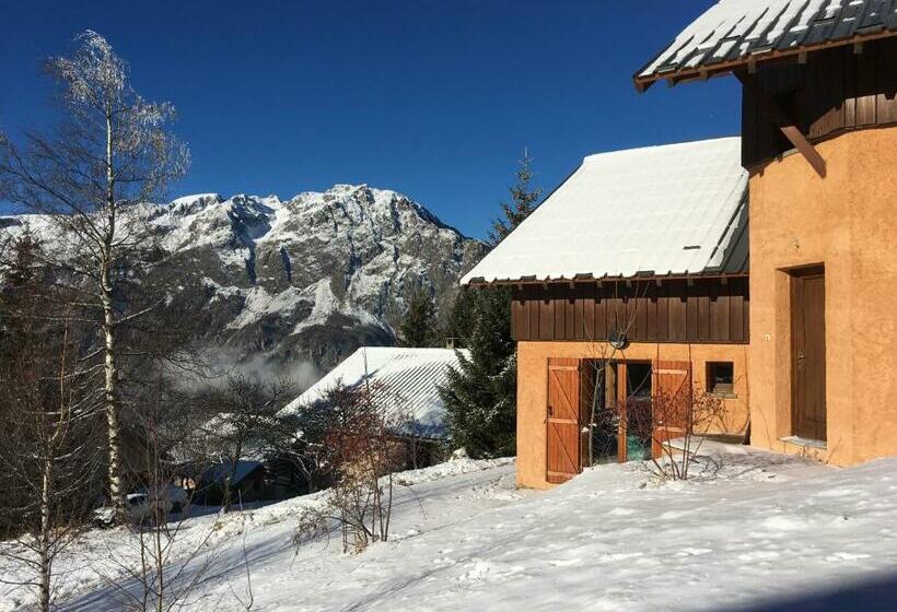 Chalet Rouge Ou Blanc
