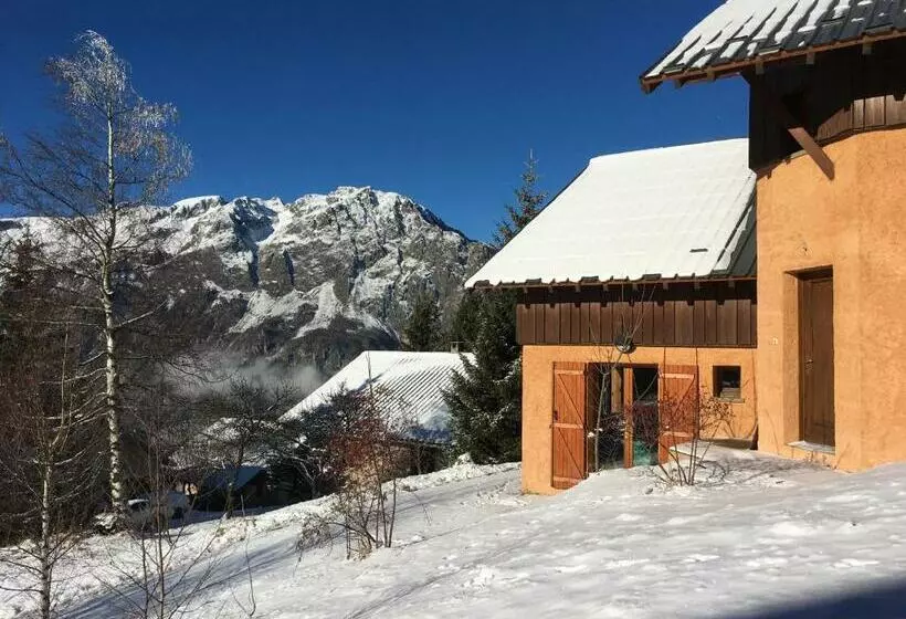 Chalet Rouge Ou Blanc